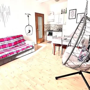  Apartment Mia House